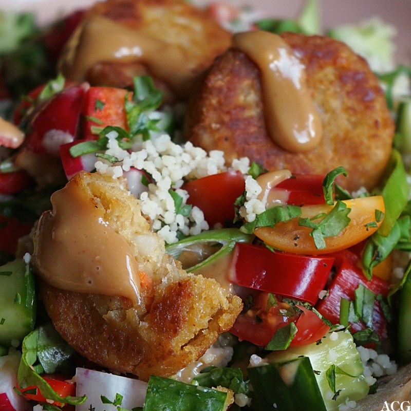 falafel med peanøttdressing