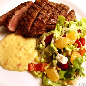 andebryst i skiver med salat