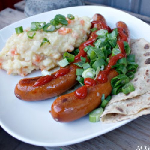 Pølse og rotmos med potetlompe