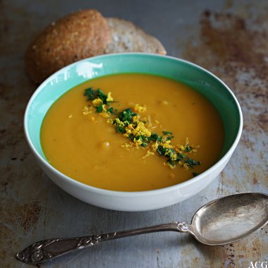 gulrotsuppe med appelsinskall