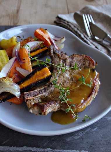 Kotelett med grønnsaker og mangosaus