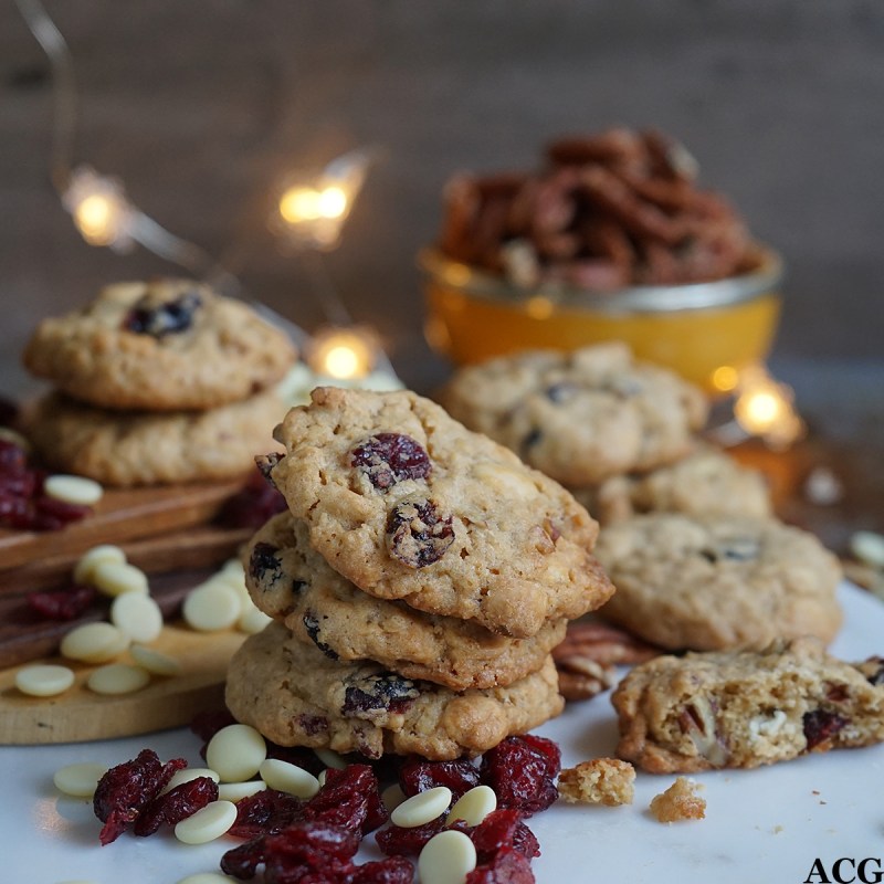 Nigella Lawsons julekaker med hvit sjokolade. tranebær og nøtter