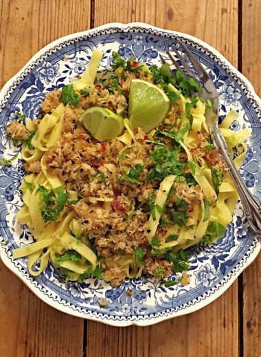 pasta med krabbe, lime og koriander