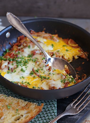 shakshuka - egg i sprekt tomatsaus