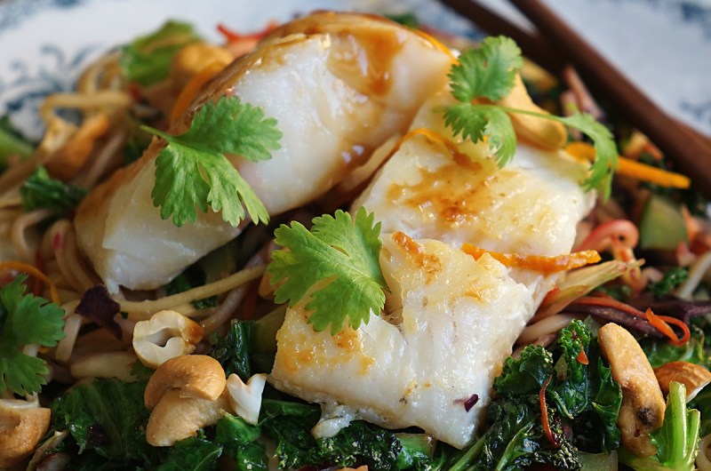 wok med torsk, nudler og appelsin